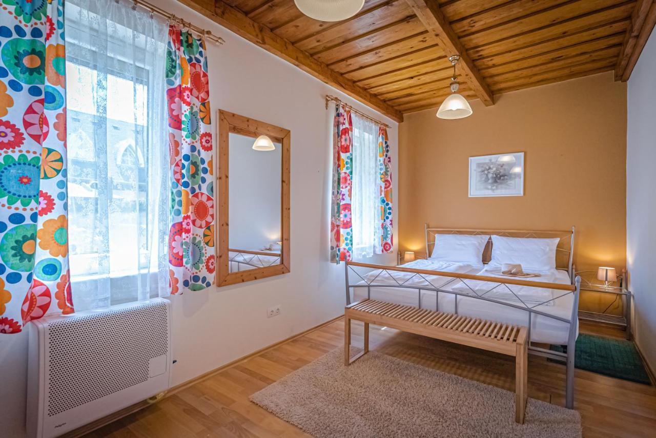 Sunny Garden Pihenohaz Villa ชิโอฟก ภายนอก รูปภาพ