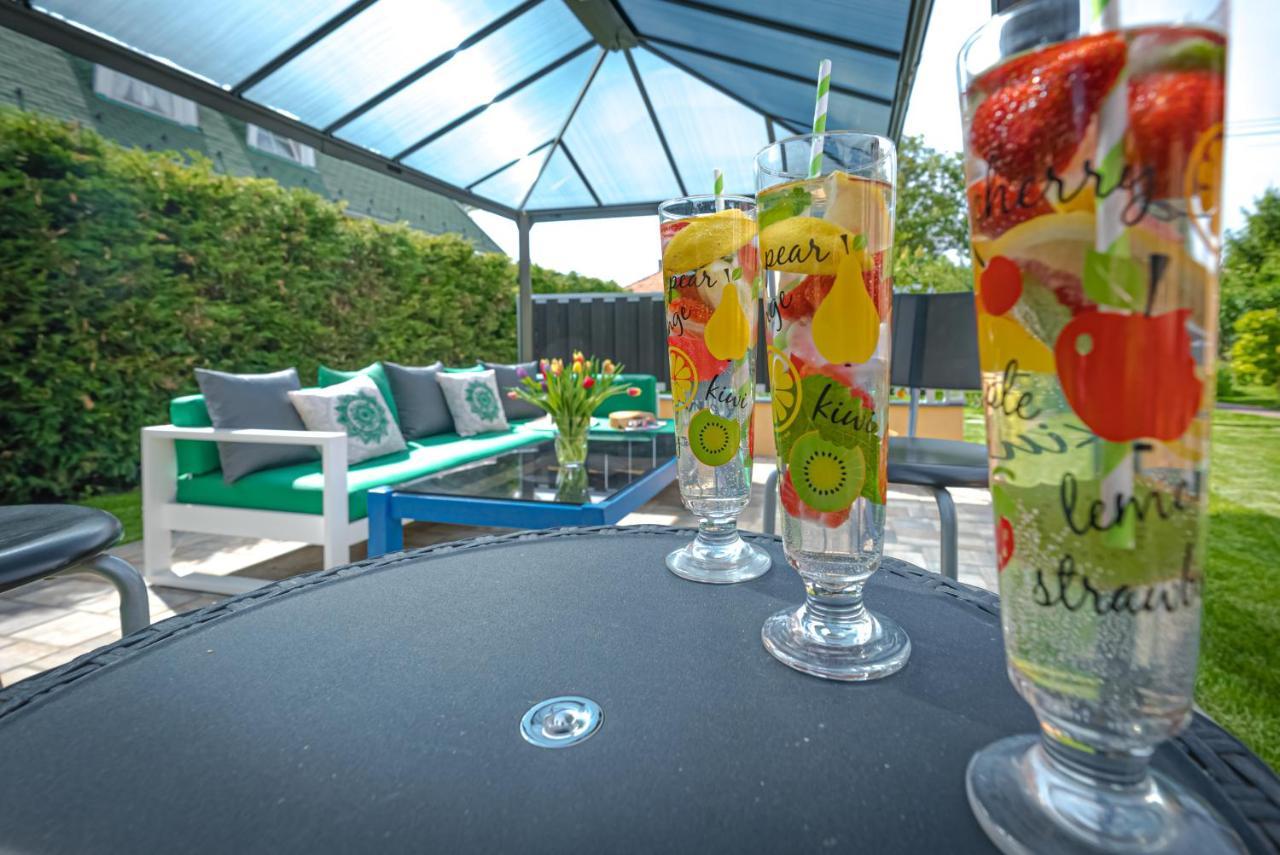 Sunny Garden Pihenohaz Villa ชิโอฟก ภายนอก รูปภาพ